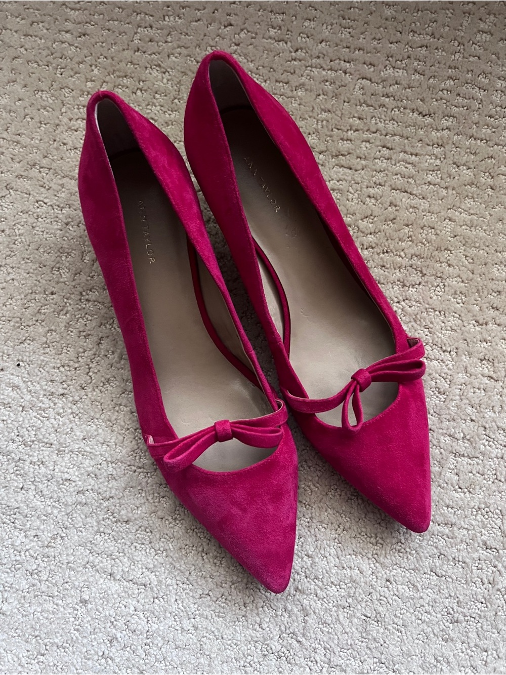 Ann Taylor Reese Skinny Bow Pump sz 9.5